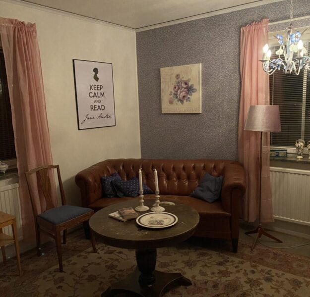 77. Bed and Books i Glemmingebro, soffhörna