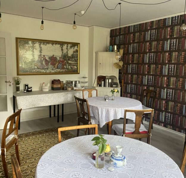 77. Bed and Books i Glemmingebro, matsalen